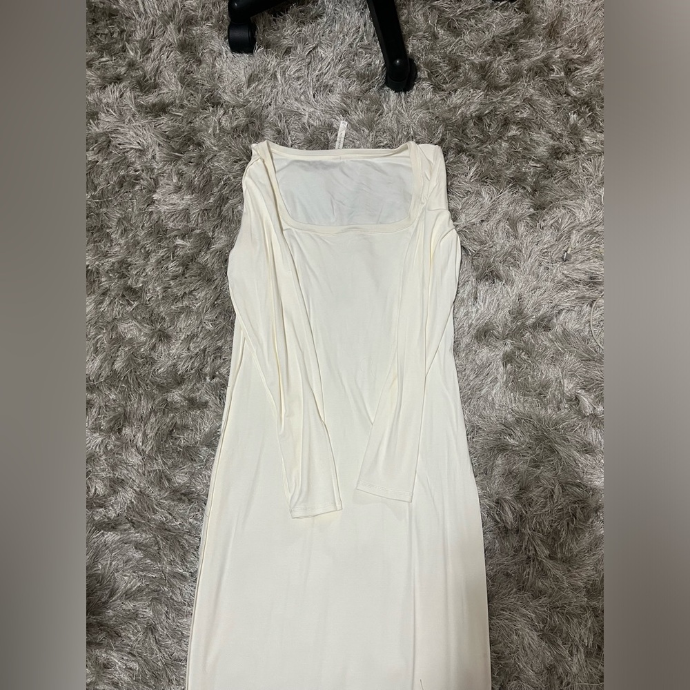Aritizia Maxi dress